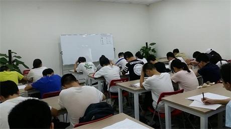 武汉艺考生文化课辅导机构谈提高成绩的方法